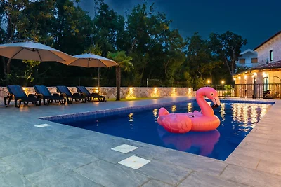 Charmante Villa Old Stone mit Pool