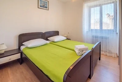 Ferienwohnung mit Meerblick & Pool