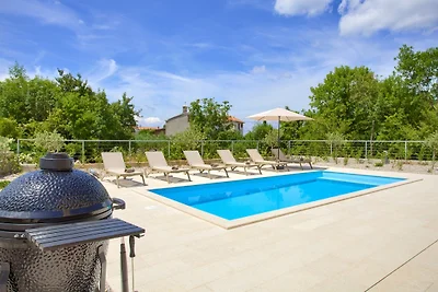 Villa Adria mit beheiztem Pool