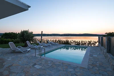 Strand Villa Claudia mit Pool