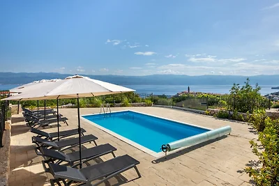Villa Andrea– Stilvolle Oase mit Pool & Meerblick