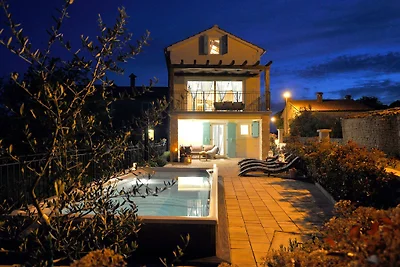 Villa Gisella mit beheiztem Pool