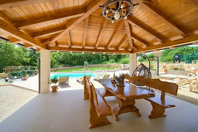 Schöne Villa Green Pearl mit Pool