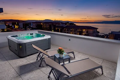 Luxus Penthouse Fewo mit Whirlpool