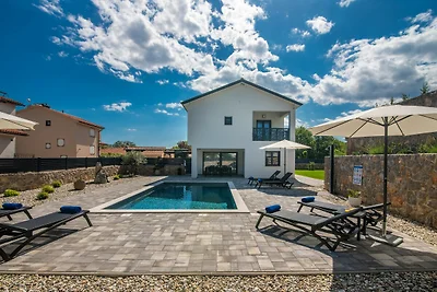 Villa Tara – Beheizter Pool & stilvoller Inselaufenthalt