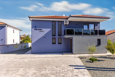 Villa Azur mit Pool & Whirlpool