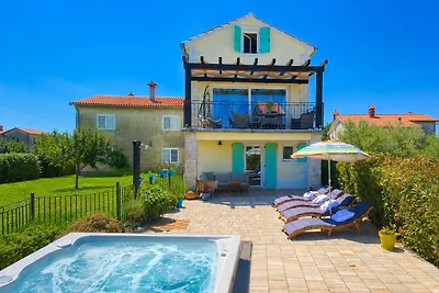 Villa Gisella mit beheiztem Pool