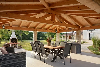 Villa Roti – ein verstecktes Juwel in Istrien mit privatem Pool und Sauna