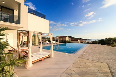 Villa Golden Lion