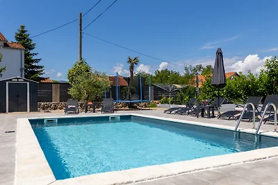 Villa ZaVaLa mit privatem Pool
