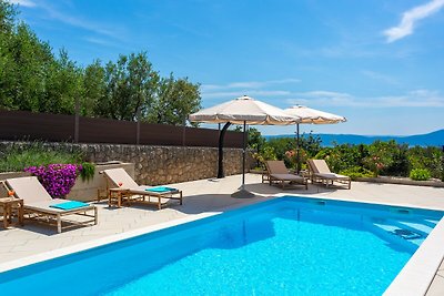 Villa Loni mit Pool und Meerblick