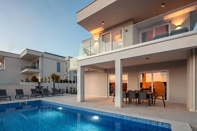 Villa Neoma – Ruhiger Rückzugsort am Meer mit beheiztem Pool