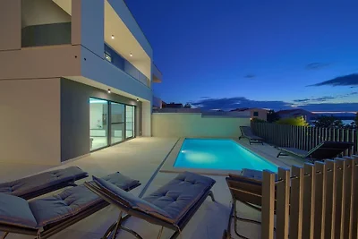 Villa Dama mit Pool und Meerblick