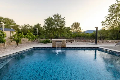 Villa Divina – Küstenvilla mit beheiztem Pool und Ladestation für Elektrofahrzeuge