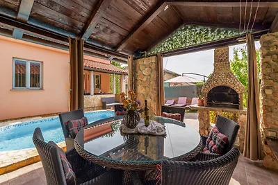Ferienhaus Ana mit Pool und Jacuzzi