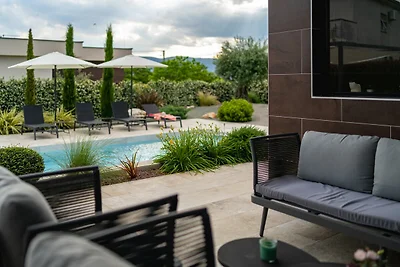 Villa Blumarine – Eine moderne Oase des Komforts mit privatem Pool