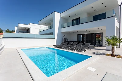 Villa Diva am Meer mit Pool