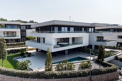 Azimut Superior Fewo mit Jacuzzi