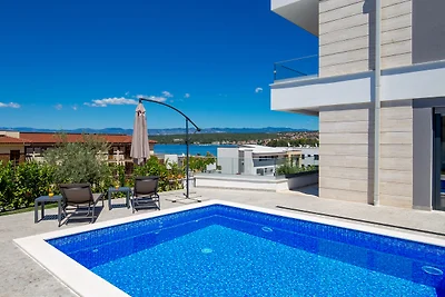 Luxury Apartment mit privatem Pool