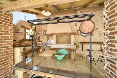 Villa con piscina riscaldata e vista mare