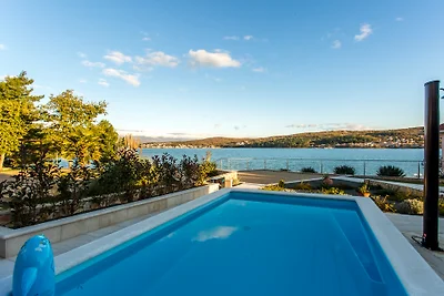 Villa Beach Ema mare con piscina