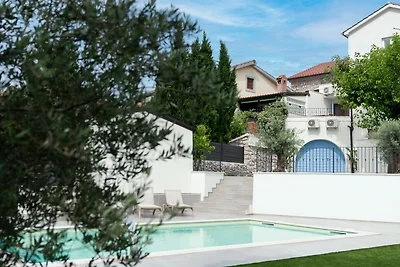 Villa Solaris mit Pool & Sauna