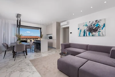 Luxury Apartment mit privatem Pool