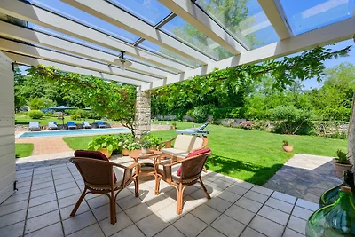 Villa Lipa mit beheiztem Pool, Sauna und Weinkeller