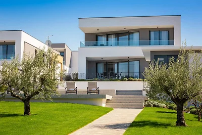 Villa C Malinska am Meer mit Pool