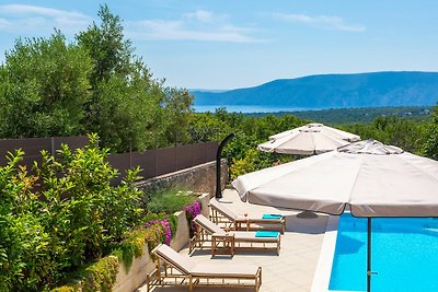 Villa Loni mit Pool und Meerblick