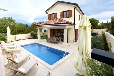 Villa Julija con piscina riscaldata