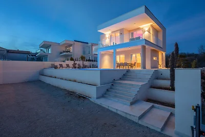 Villa Neoma – Ruhiger Rückzugsort am Meer mit beheiztem Pool