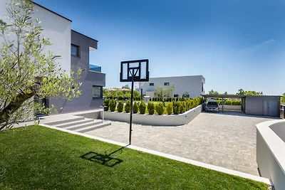 Villa Marinella mit beheiztem Pool