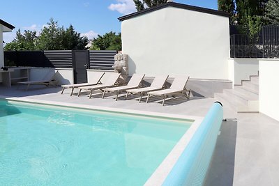 Villa Solaris mit Pool & Sauna