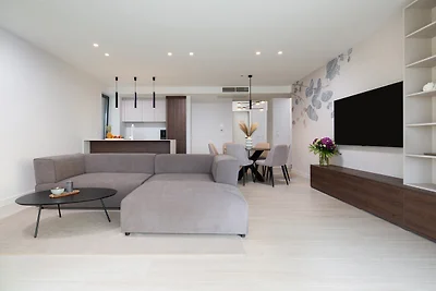 Azimut Luxus Apartment mit Jacuzzi