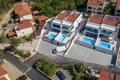 Villa Manhattan mit Pool am Meer