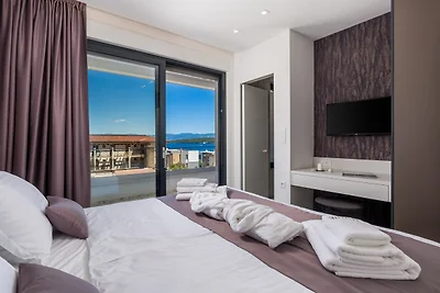 Luxury Apartment mit privatem Pool