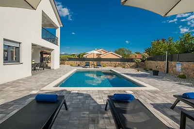 Villa Lana – Beheizter Pool & stilvoller Inselaufenthalt