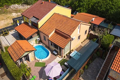 Ferienhaus Ana mit Pool und Jacuzzi