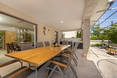 Villa Divina – Küstenvilla mit beheiztem Pool und Ladestation für Elektrofahrzeuge