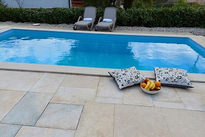 Villa Lavender's Breeze mit Pool