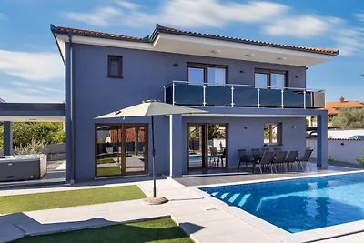 Villa Azur mit Pool & Whirlpool