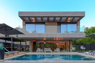 Villa Allure / Pool,Sauna & Jacuzzi