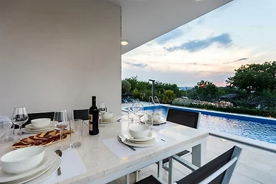 Villa Zarra mit Pool,Jacuzzi,Sauna