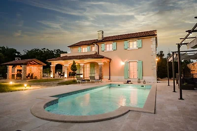 Charmante Villa Beleca mit privatem Pool