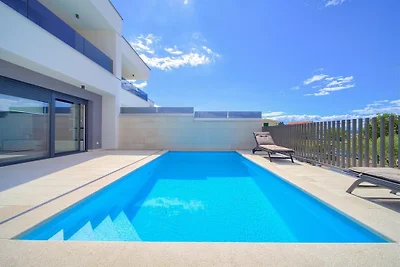 Villa Dama mit Pool und Meerblick