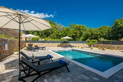 Villa Tara – Beheizter Pool & stilvoller Inselaufenthalt
