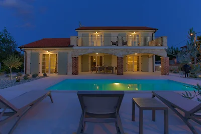 Villa Adria mit beheiztem Pool