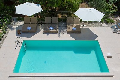 Villa Celeia-Luxus FeWo 1 mit Pool