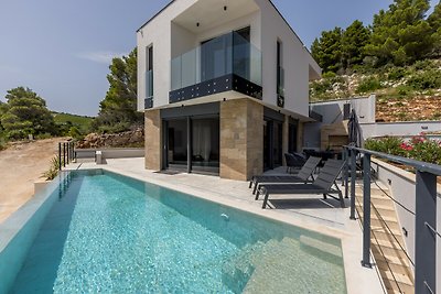 Villa Aurelia am Meer mit Pool